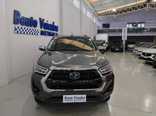 TOYOTA - HILUX - 2020/2021 - Cinza - R$ 250.000,00