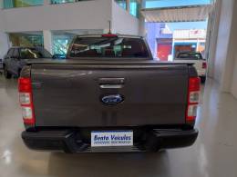 FORD - RANGER - 2022/2023 - Cinza - R$ 185.000,00