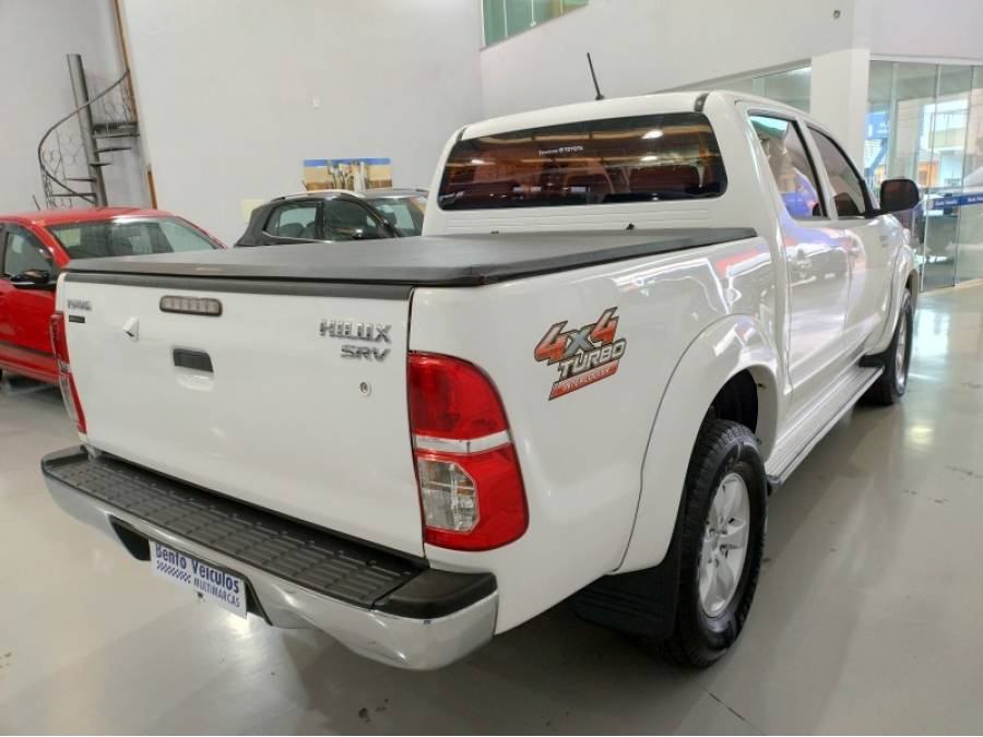 TOYOTA - HILUX - 2014/2014 - Branca - R$ 140.900,00