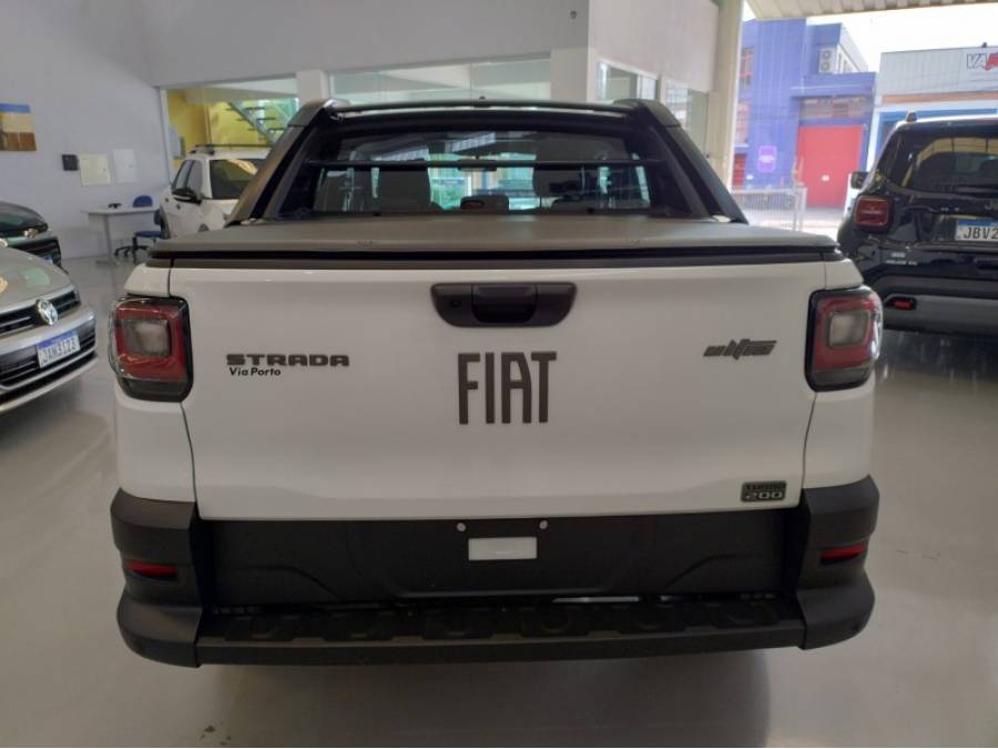 FIAT - STRADA - 2024/2025 - Branca - R$ 142.000,00