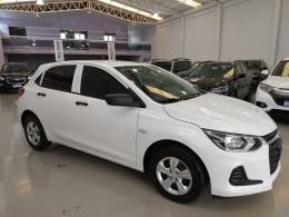 CHEVROLET - ONIX - 2022/2022 - Branca - R$ 69.900,00