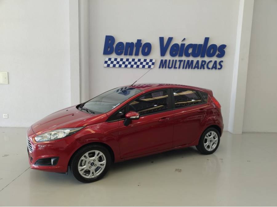 FORD - FIESTA - 2016/2016 - Vermelha - R$ 52.900,00
