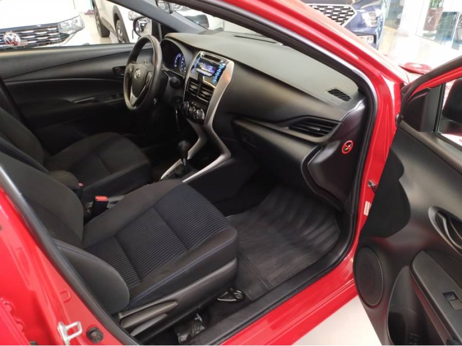 TOYOTA - YARIS - 2019/2020 - Vermelha - R$ 79.900,00