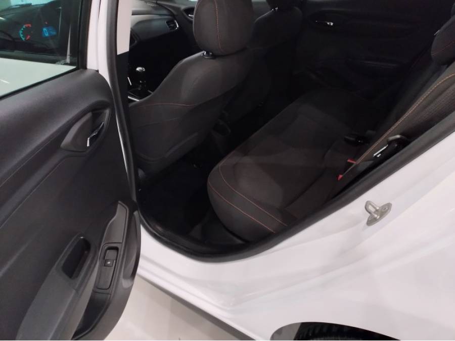 CHEVROLET - ONIX - 2013/2014 - Branca - R$ 53.900,00