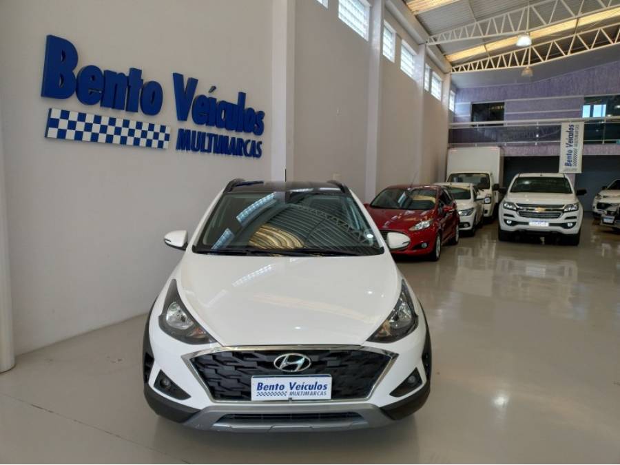 HYUNDAI - HB20X - 2021/2022 - Branca - R$ 80.000,00