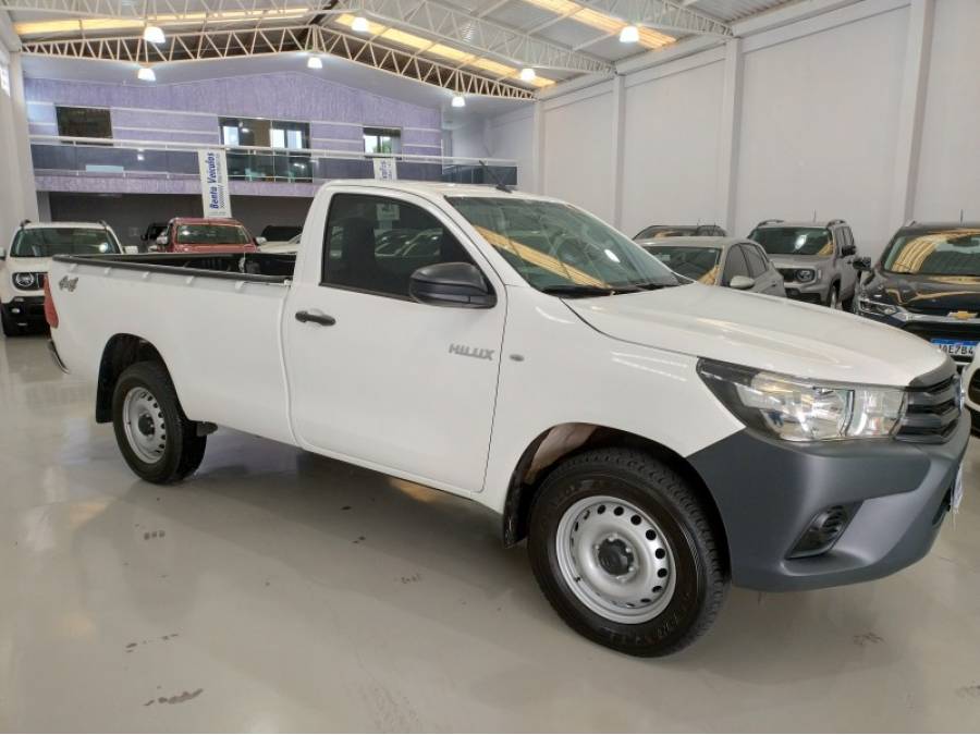 TOYOTA - HILUX - 2023/2023 - Branca - R$ 195.900,00