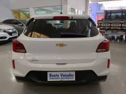 CHEVROLET - ONIX - 2022/2022 - Branca - R$ 69.900,00