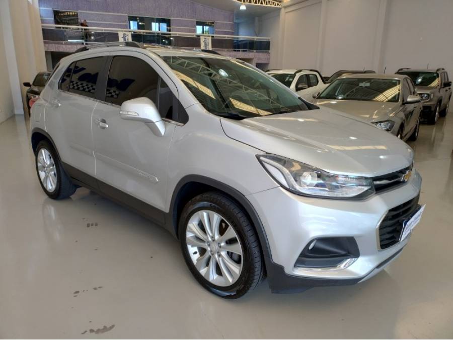 CHEVROLET - TRACKER - 2018/2019 - Prata - R$ 95.900,00