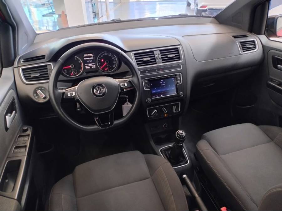 VOLKSWAGEN - FOX - 2017/2017 - Vermelha - R$ 59.900,00