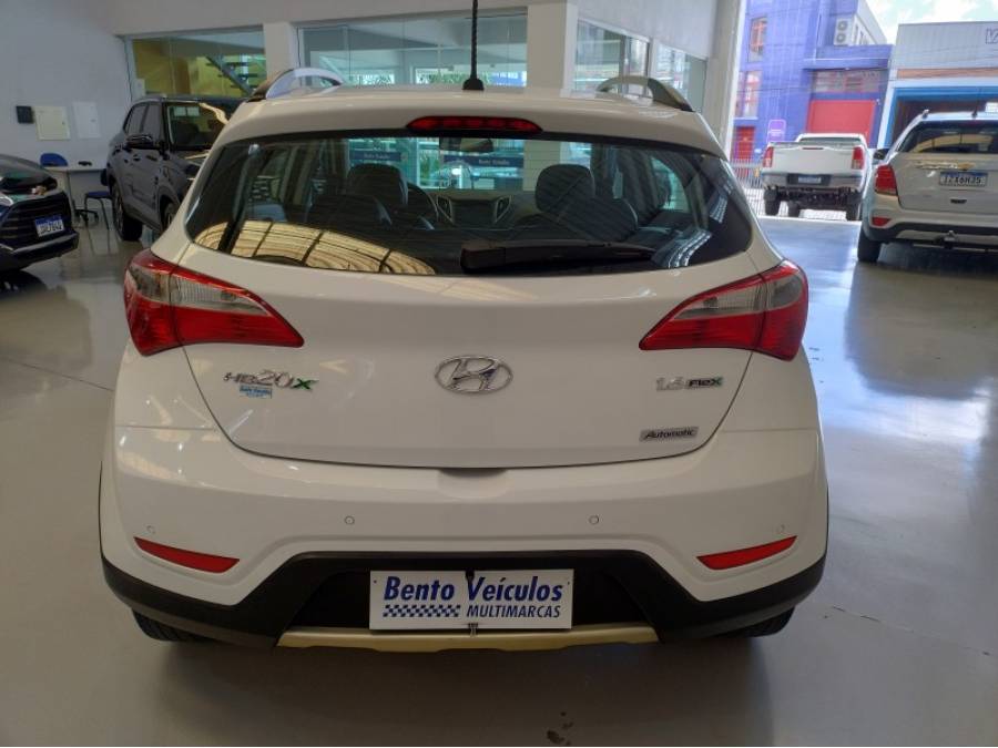 HYUNDAI - HB20X - 2015/2015 - Branca - R$ 59.900,00