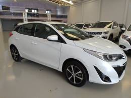 TOYOTA - YARIS - 2020/2021 - Branca - R$ 91.900,00