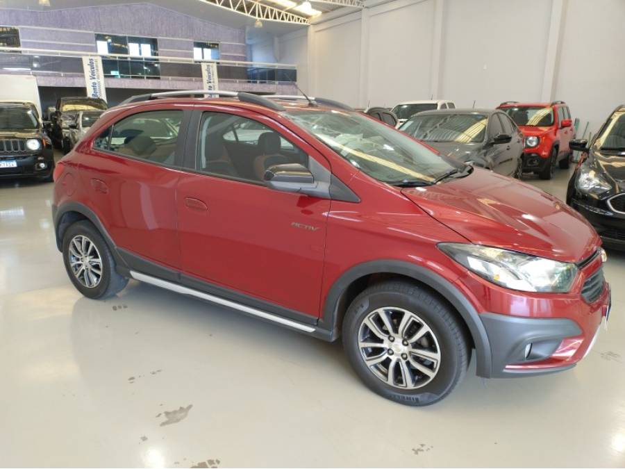 CHEVROLET - ONIX - 2016/2017 - Vermelha - R$ 62.900,00