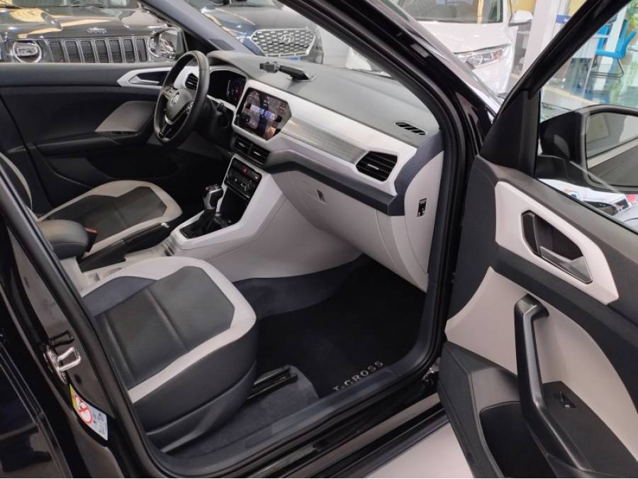 VOLKSWAGEN - T-CROSS - 2019/2020 - Preta - R$ 109.900,00