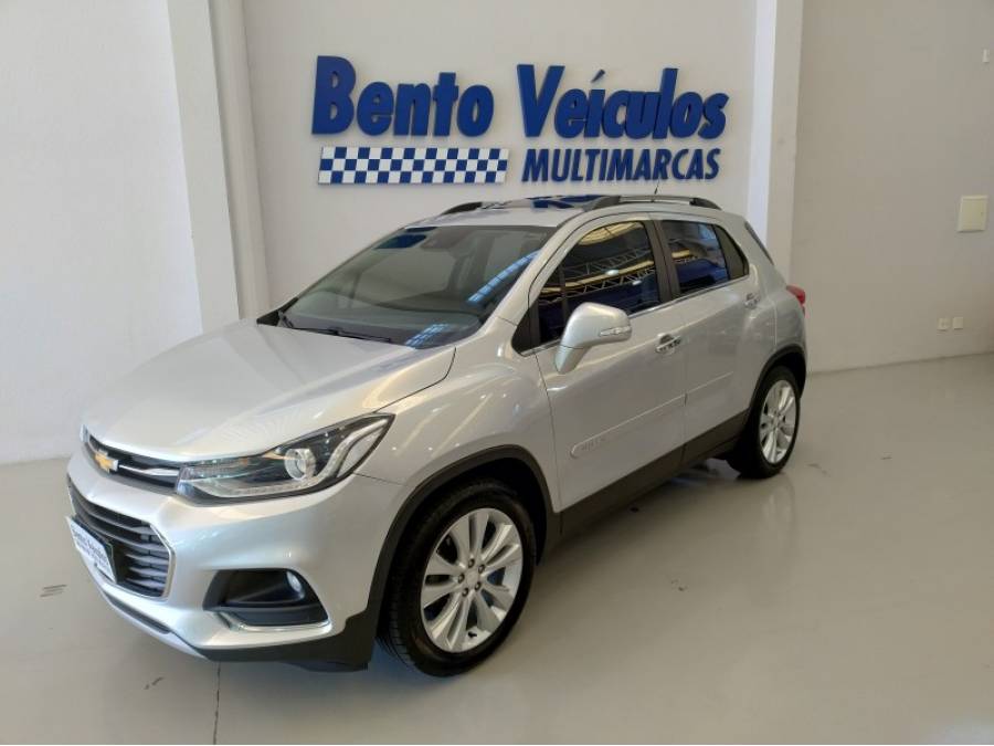 CHEVROLET - TRACKER - 2018/2019 - Prata - R$ 95.900,00