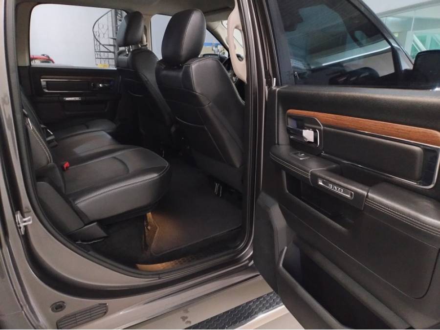 DODGE - RAM - 2015/2016 - Cinza - R$ 245.000,00