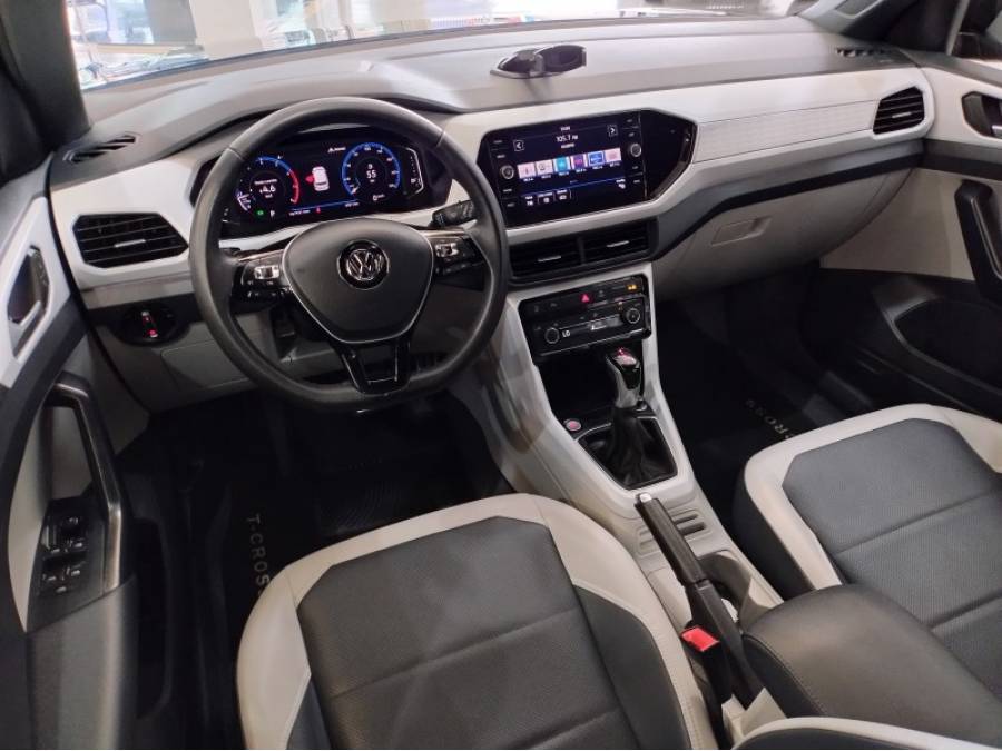 VOLKSWAGEN - T-CROSS - 2019/2020 - Preta - R$ 109.900,00