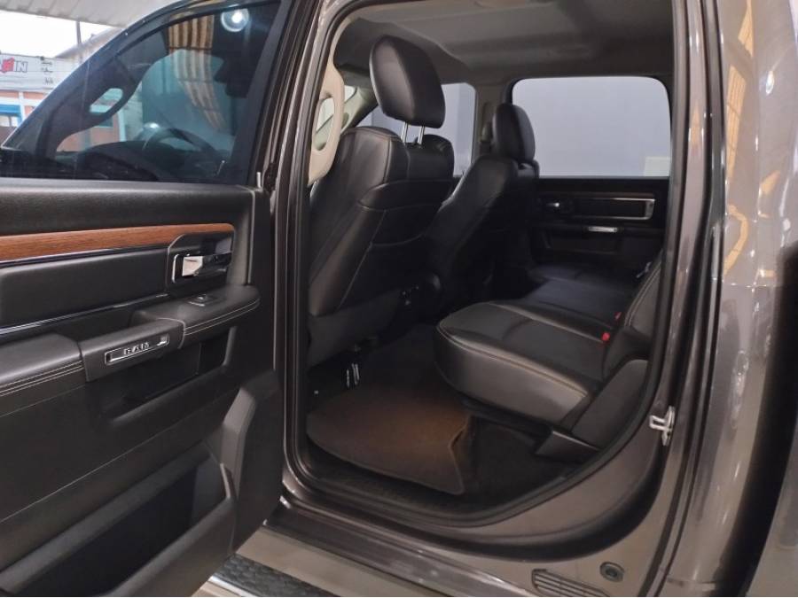 DODGE - RAM - 2015/2016 - Cinza - R$ 245.000,00