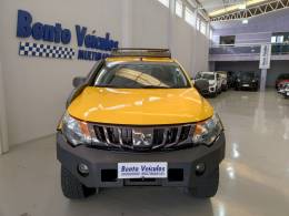 MITSUBISHI - L200 TRITON - 2021/2022 - Amarela - R$ 199.000,00