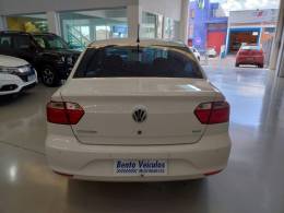 VOLKSWAGEN - VOYAGE - 2017/2018 - Branca - R$ 49.900,00