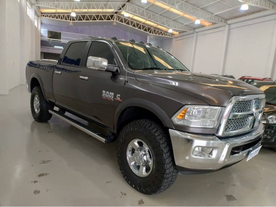 DODGE - RAM - 2015/2016 - Cinza - R$ 245.000,00