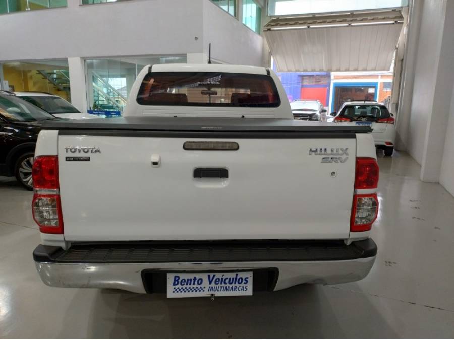 TOYOTA - HILUX - 2014/2014 - Branca - R$ 140.900,00