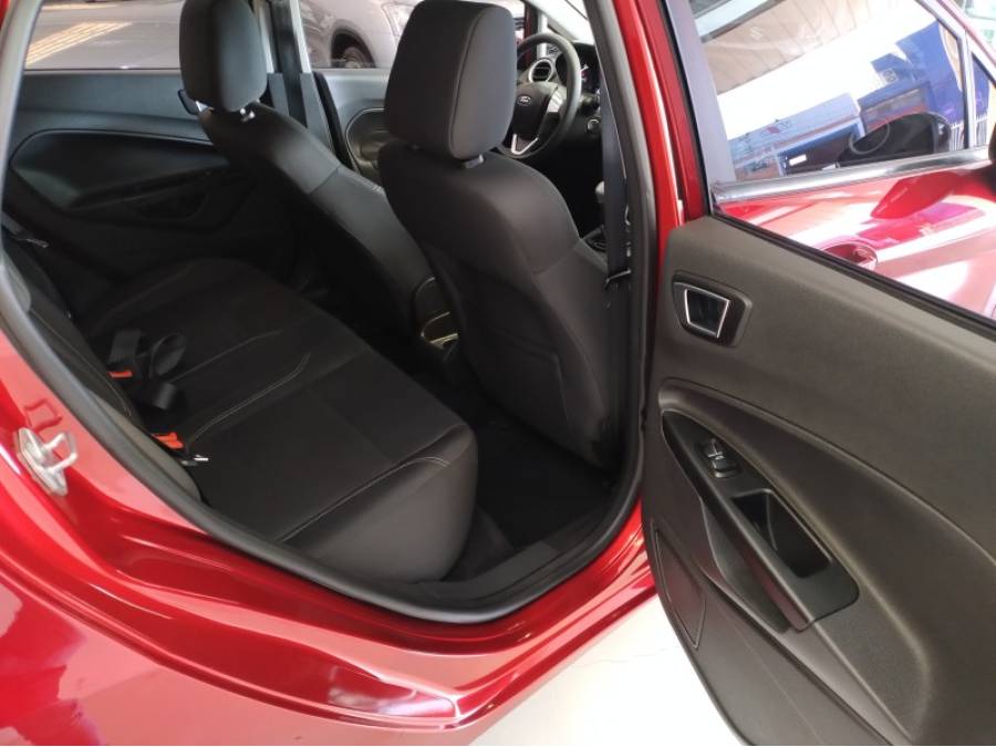 FORD - FIESTA - 2016/2016 - Vermelha - R$ 52.900,00