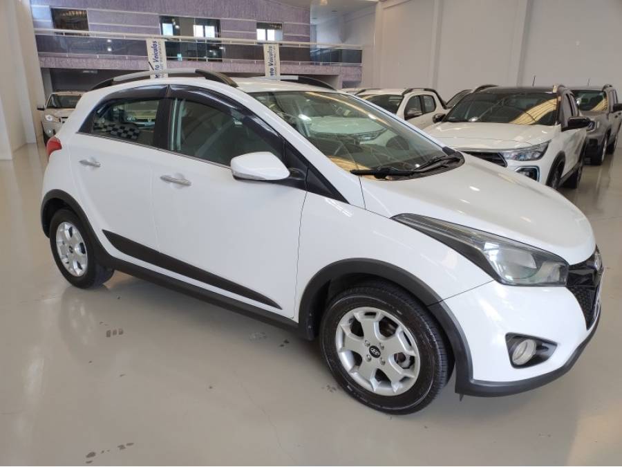 HYUNDAI - HB20X - 2015/2015 - Branca - R$ 59.900,00