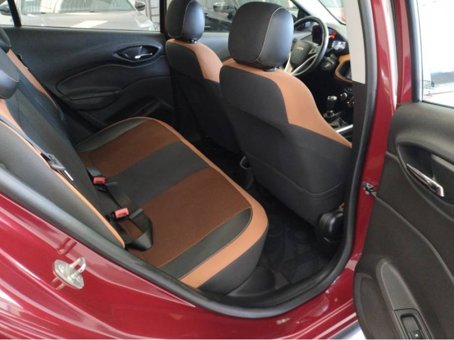 CHEVROLET - ONIX - 2016/2017 - Vermelha - R$ 62.900,00