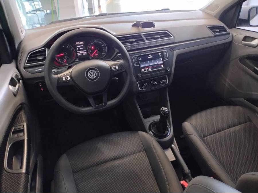 VOLKSWAGEN - VOYAGE - 2017/2018 - Branca - R$ 49.900,00