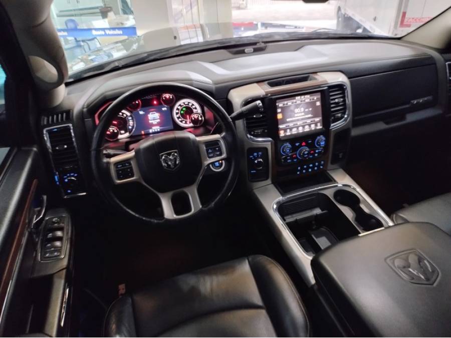 DODGE - RAM - 2015/2016 - Cinza - R$ 245.000,00