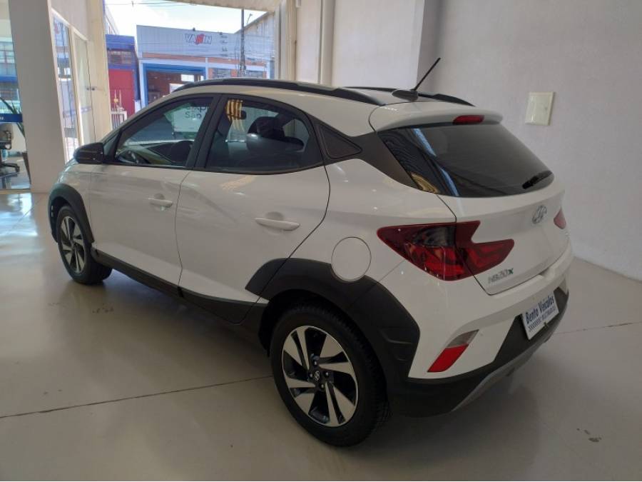 HYUNDAI - HB20X - 2021/2022 - Branca - R$ 80.000,00