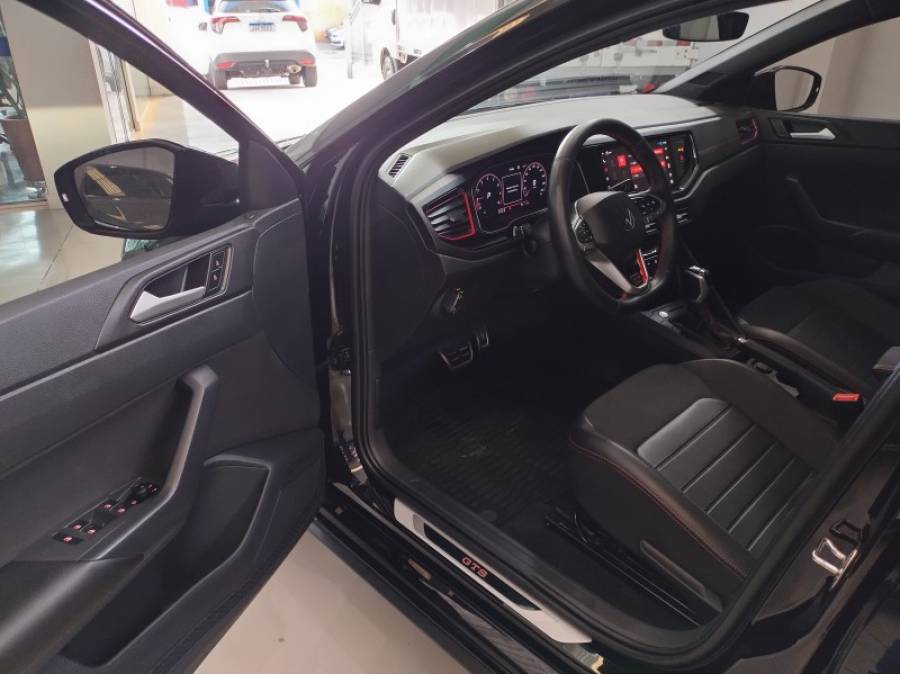 VOLKSWAGEN - POLO - 2023/2023 - Preta - R$ 127.900,00