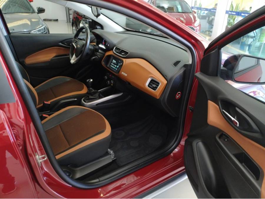 CHEVROLET - ONIX - 2016/2017 - Vermelha - R$ 62.900,00
