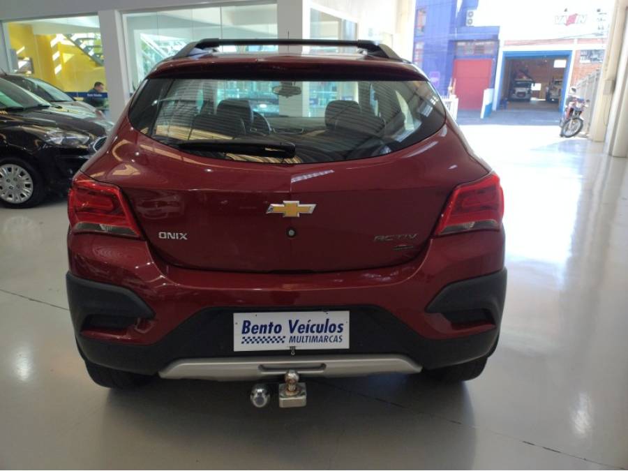 CHEVROLET - ONIX - 2016/2017 - Vermelha - R$ 62.900,00