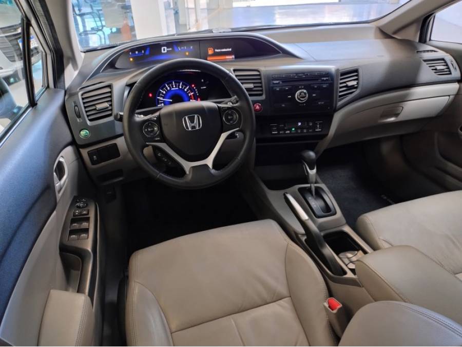 HONDA - CIVIC - 2015/2016 - Prata - R$ 81.900,00