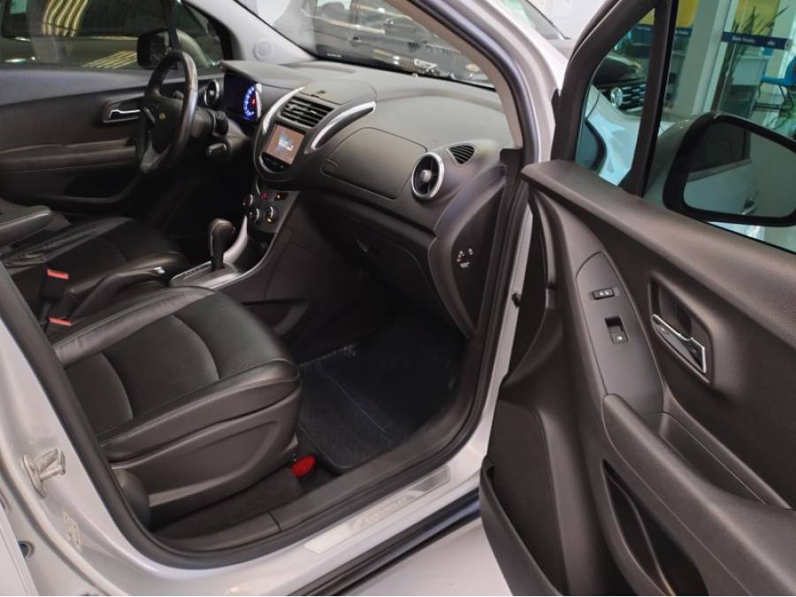 CHEVROLET - TRACKER - 2014/2015 - Prata - R$ 72.900,00