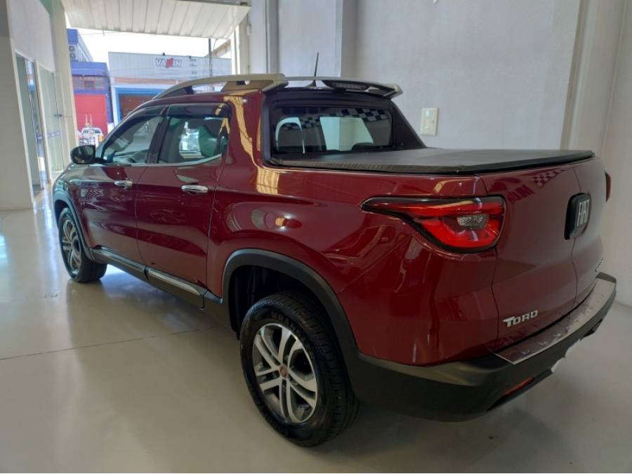 FIAT - TORO - 2016/2017 - Vermelha - R$ 98.900,00