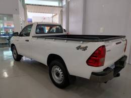 TOYOTA - HILUX - 2023/2023 - Branca - R$ 195.900,00