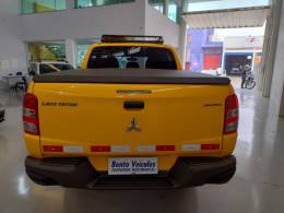 MITSUBISHI - L200 TRITON - 2021/2022 - Amarela - R$ 199.000,00