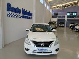 NISSAN - VERSA - 2016/2017 - Branca - R$ 61.000,00