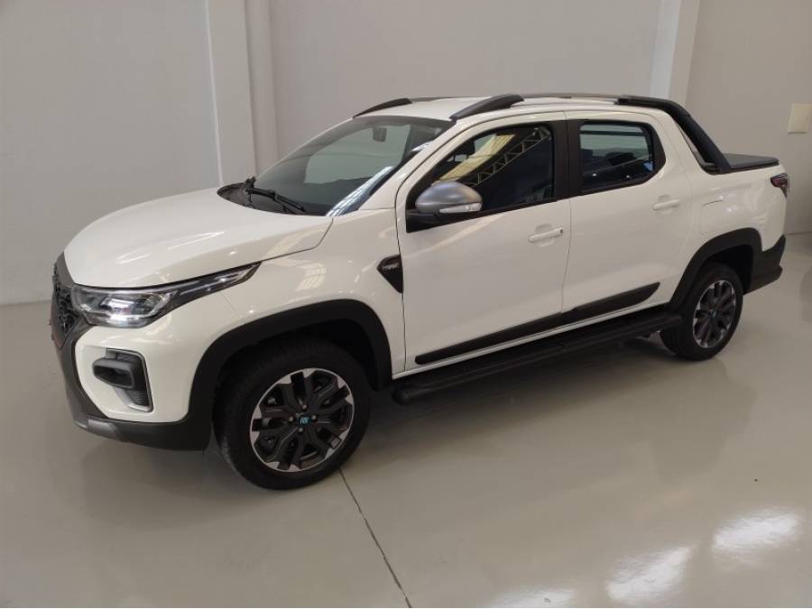 FIAT - STRADA - 2024/2025 - Branca - R$ 142.000,00