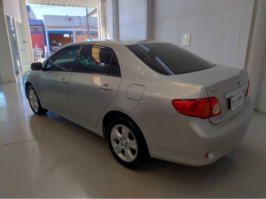 TOYOTA - COROLLA - 2010/2011 - Prata - R$ 58.900,00