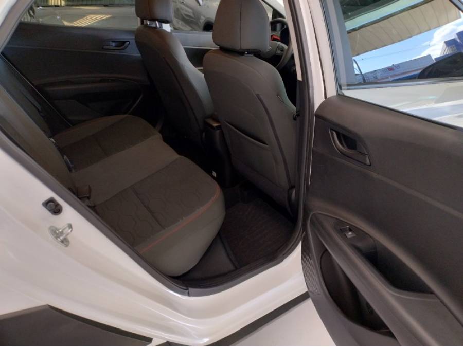 HYUNDAI - HB20X - 2021/2022 - Branca - R$ 80.000,00