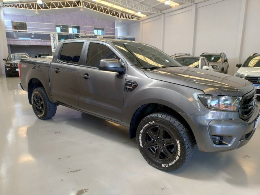 FORD - RANGER - 2022/2023 - Cinza - R$ 185.000,00