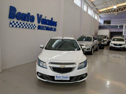 CHEVROLET - ONIX - 2013/2014 - Branca - R$ 53.900,00