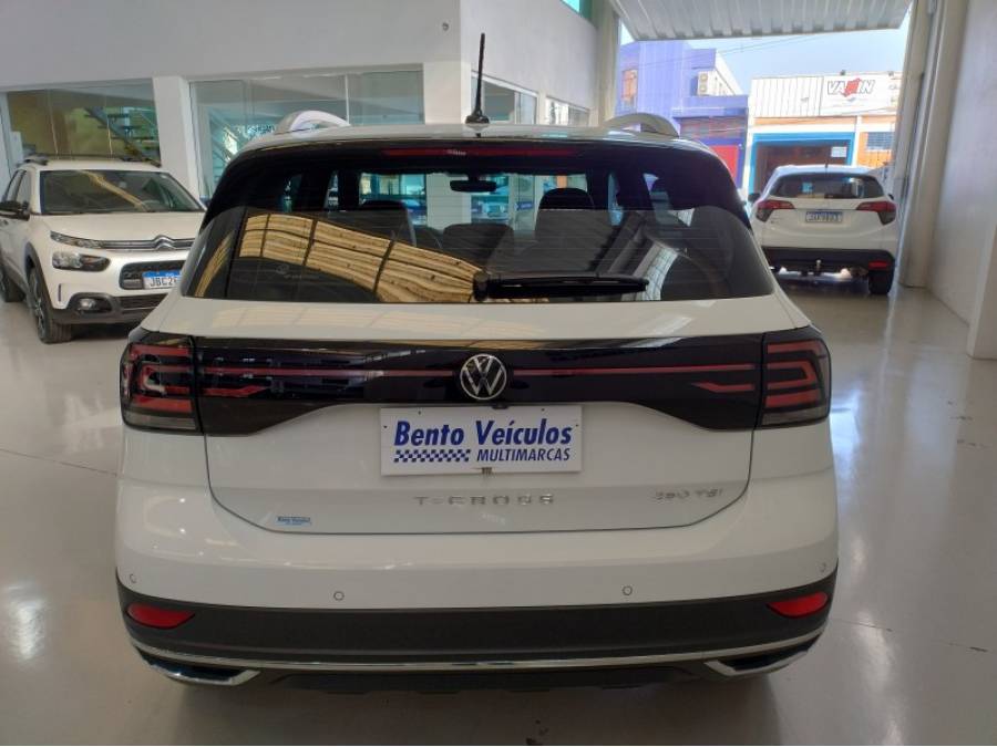 VOLKSWAGEN - T-CROSS - 2022/2023 - Branca - R$ 138.900,00