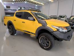 MITSUBISHI - L200 TRITON - 2021/2022 - Amarela - R$ 199.000,00