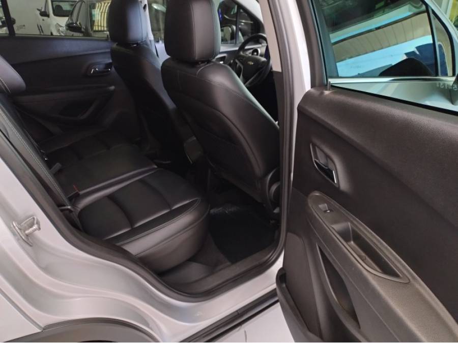 CHEVROLET - TRACKER - 2014/2015 - Prata - R$ 72.900,00
