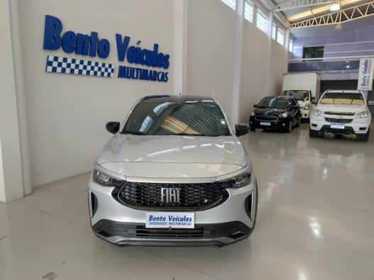 FIAT - FASTBACK - 2022/2023 - Prata - R$ 120.900,00