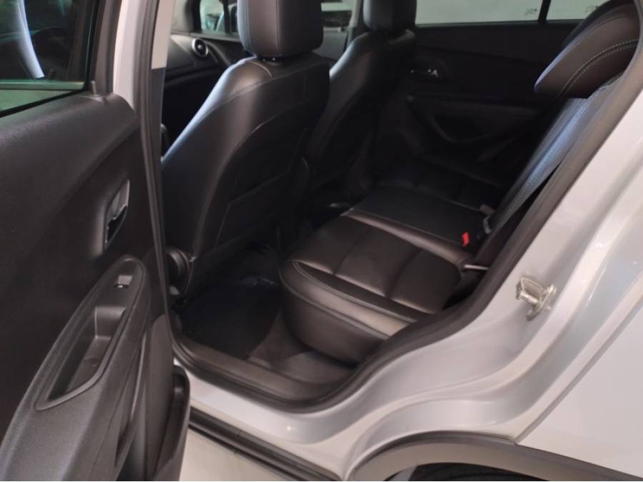 CHEVROLET - TRACKER - 2014/2015 - Prata - R$ 72.900,00